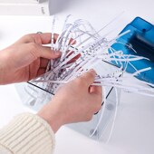 桌面家用手动碎纸机办公室手摇纸张粉碎机A4纸文件条状切纸机器