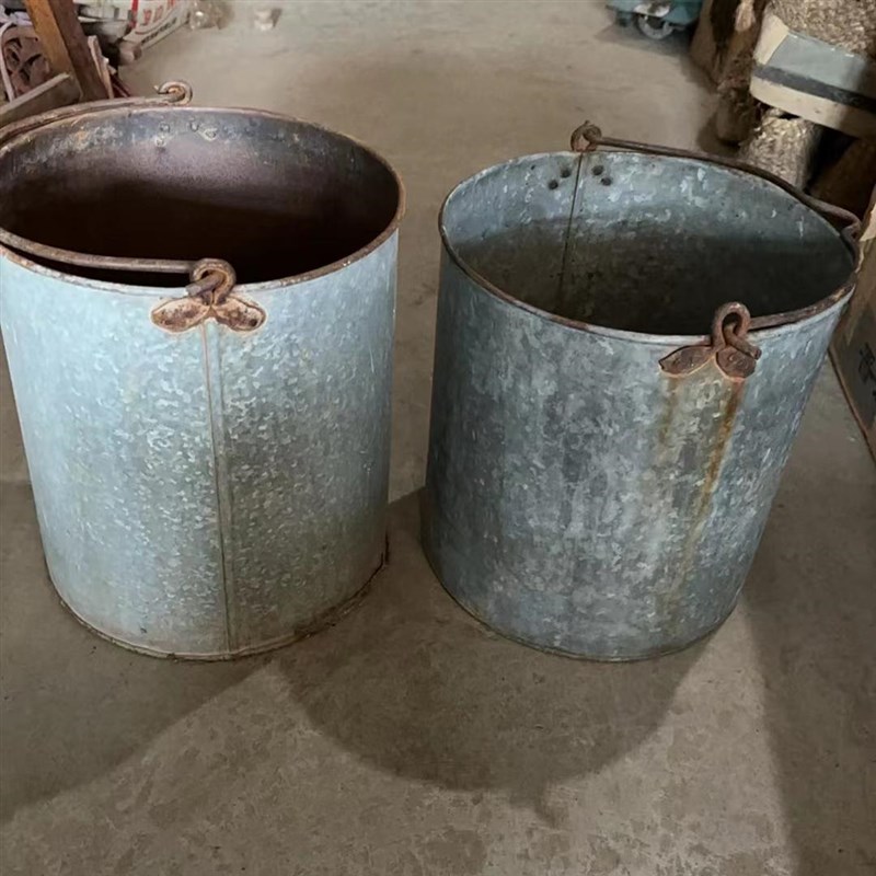 怀旧老式盛水铁皮水桶老洋水桶装饰民俗老物件摆件农村老东西收藏