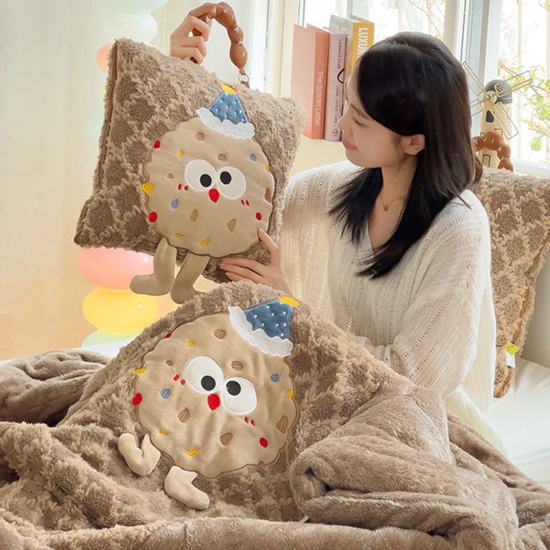 加厚双面绒抱枕被子两用二合一办公室午睡毯子可S爱靠枕汽车载靠