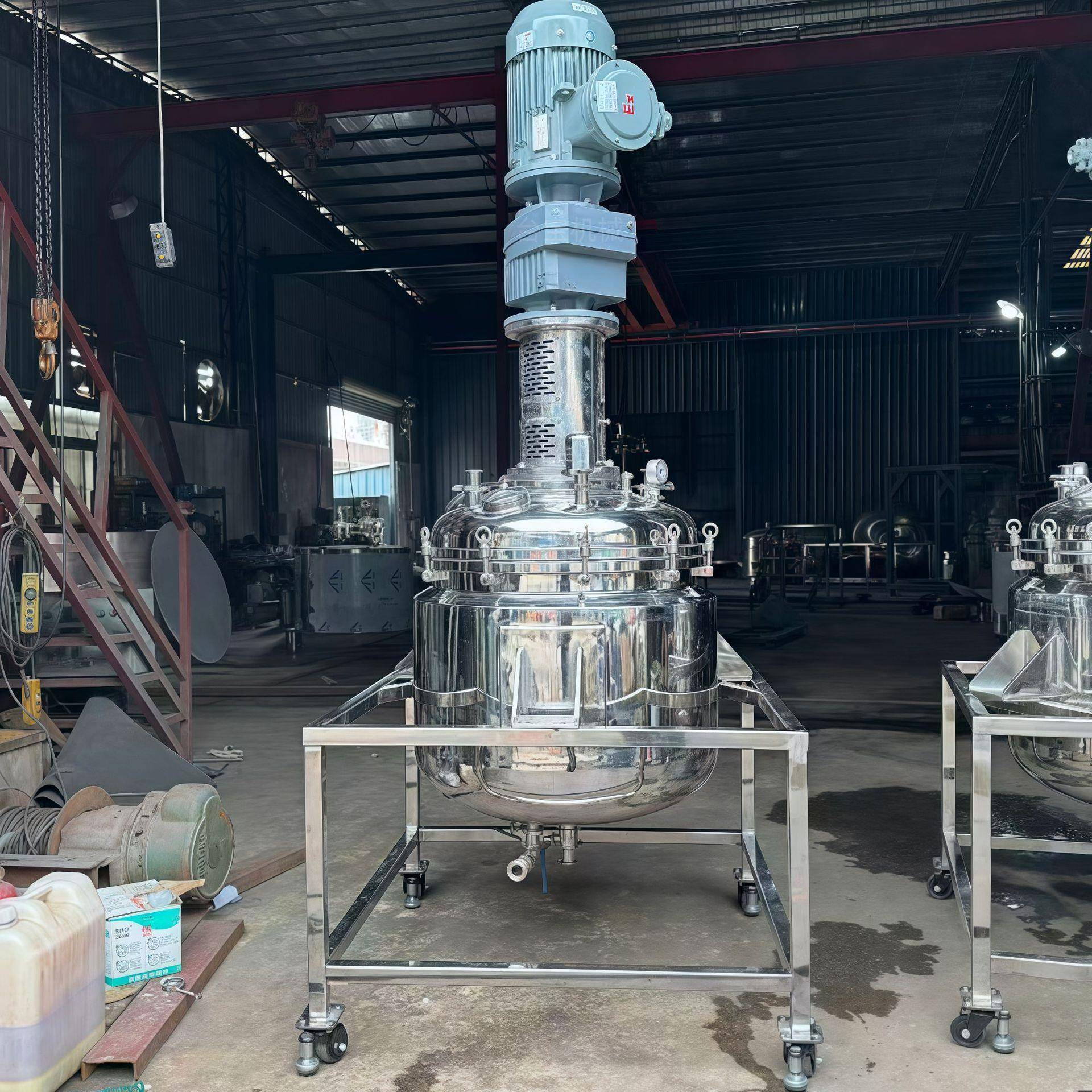 化工液体配料桶电加热搅拌罐304双层搅拌桶高粘密封度反应釜