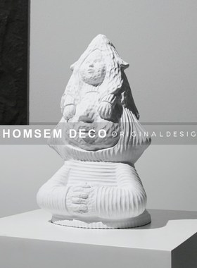 现代简约万物精灵人物雕塑售楼处样板F间软装饰品书房玄关桌面摆