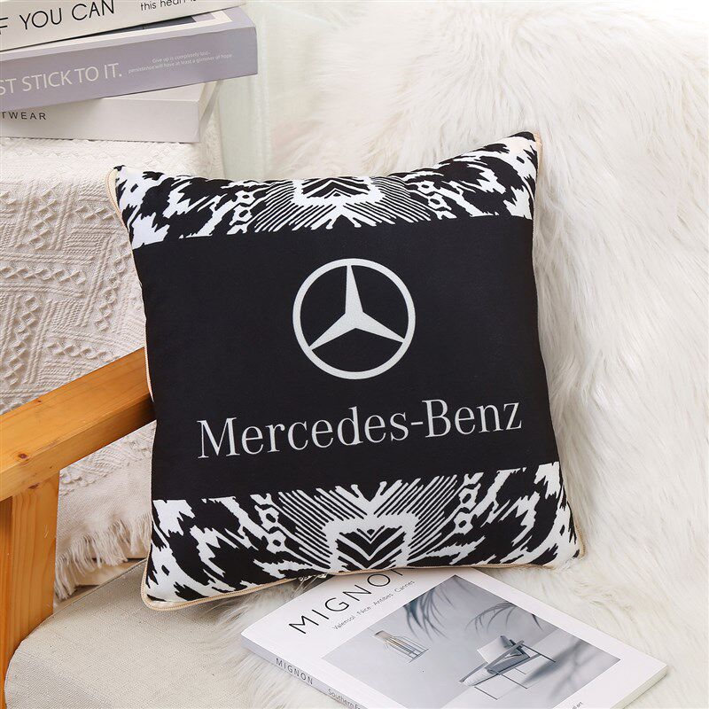 创意车标二合一两用抱枕被子午睡枕车载空调被汽车抱枕办公室靠枕