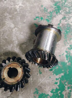 齐齐哈尔二机X6132/X5040铣床螺旋伞齿轮Z18M/18长105内孔40七爪