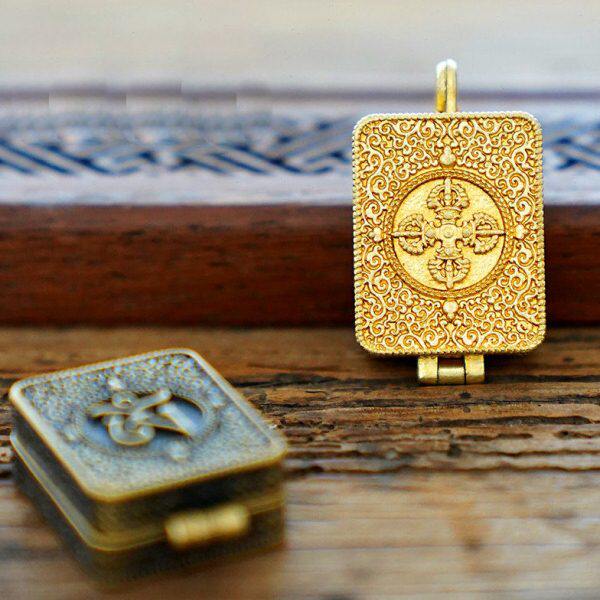 藏式法器尼泊尔黄铜曼陀罗嗡字嘎乌盒金刚杵降魔杵空心男女士吊坠