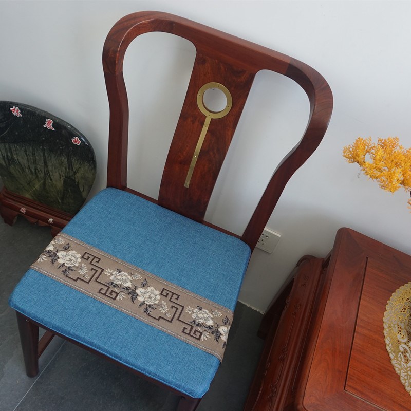 中式梯形刺绣坐垫椅子垫高密度海绵餐椅垫绣花藤椅垫可定制logo