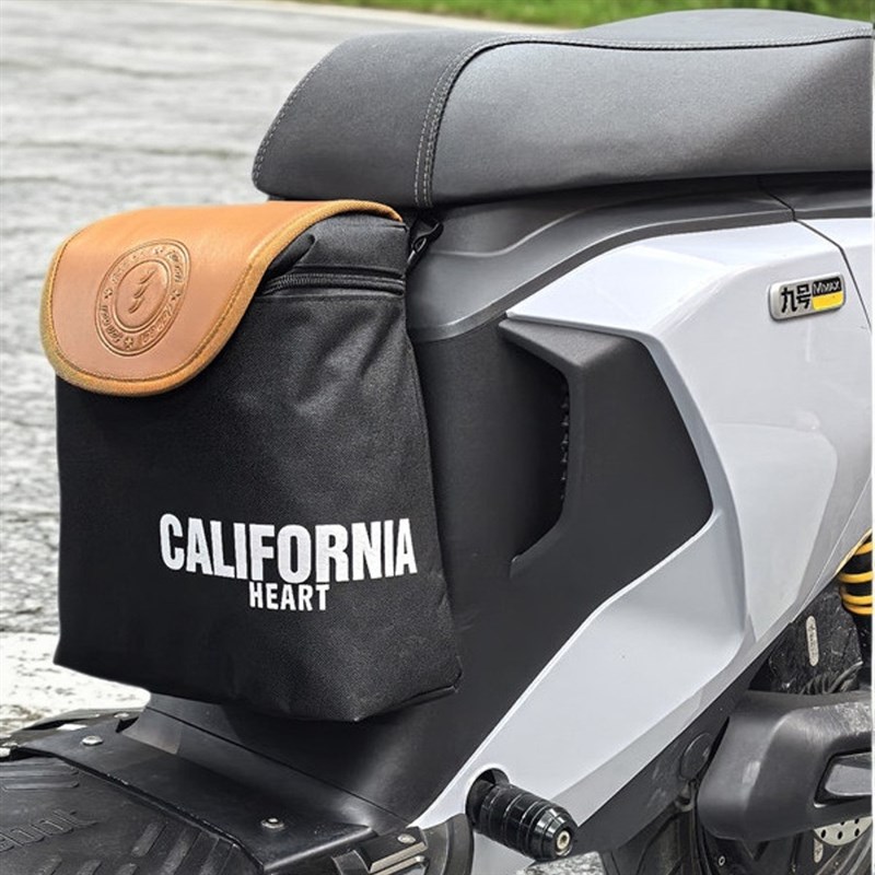 原创踏板电动车h前置挂包安全帽充电器雨衣收纳电动车坐垫通用包