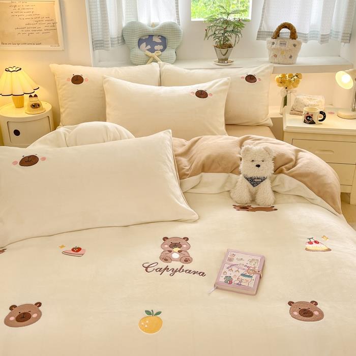 卡通可爱牛奶绒刺绣四件套床上用品学生宿舍新款满绣床笠床单