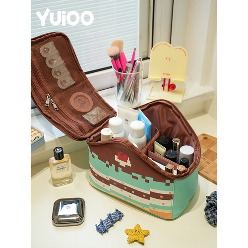 Yuioo像素蛋糕防水大容量化妆包