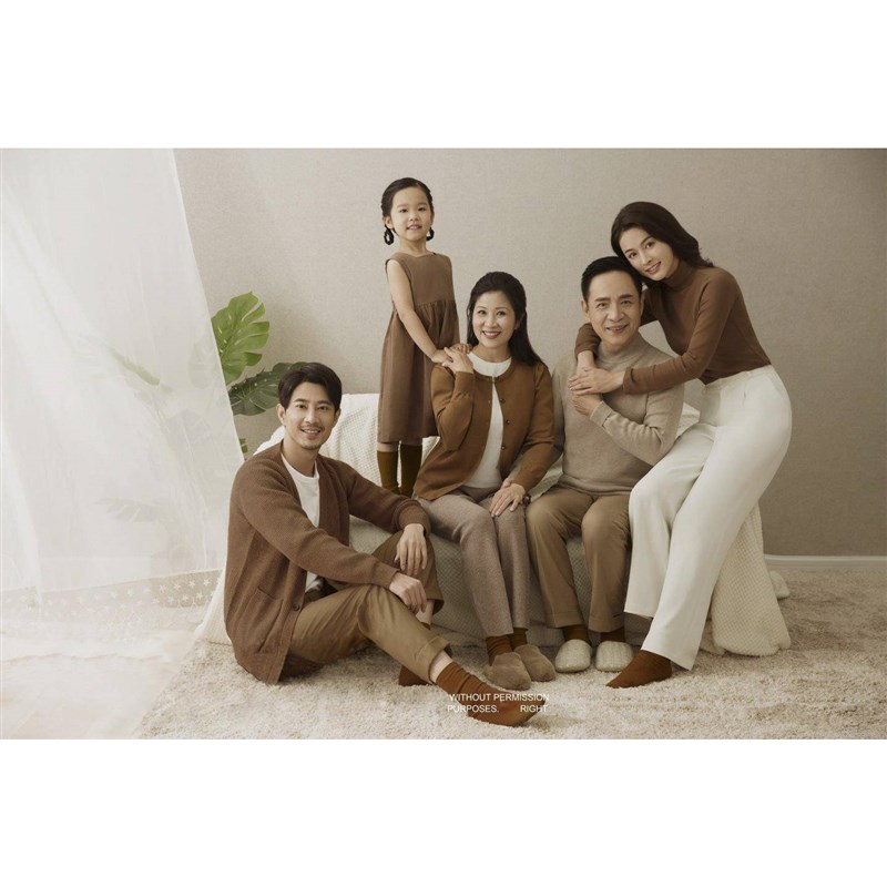 全家福服装家庭装影楼样片主题摄影一家六口拍照咖啡色毛衣亲子装
