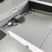 A4全自动数码 裁切机切卡机切纸机智能设备名片切卡机