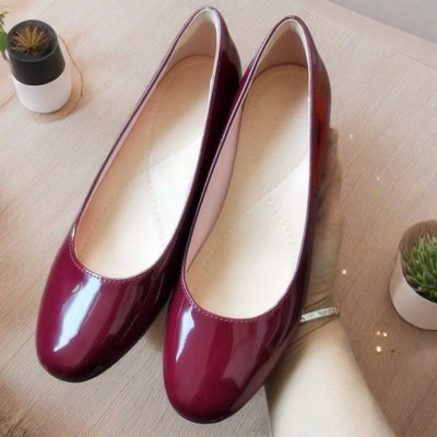 软皮软底妈妈鞋漆皮红色圆头婚礼高跟鞋粗跟单鞋女大码皮鞋41春秋