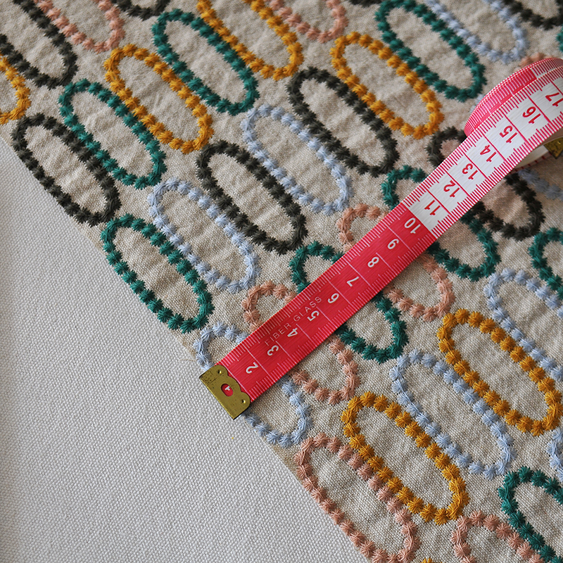 非皆川明重工刺绣铃鼓沙发抱枕套布料70棉30麻自己做桌布凳椅套