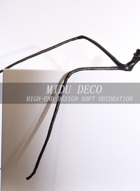 现代简约黑色抽象人像雕塑摆件样板房售楼处玄关坐姿人物软装饰品