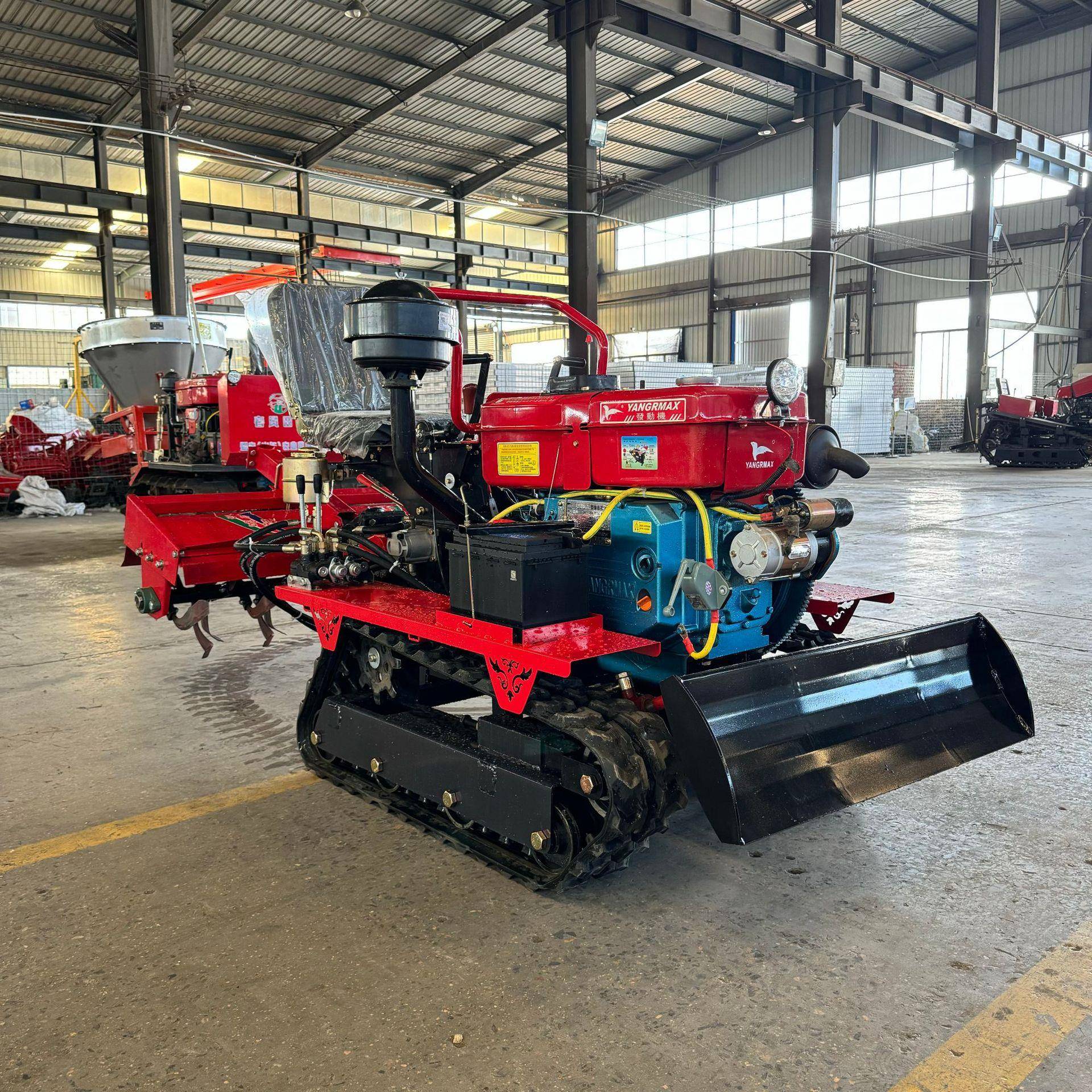 小型履带式旋耕机硬地开荒果园大棚水旱柴油两用农用大马力拖拉