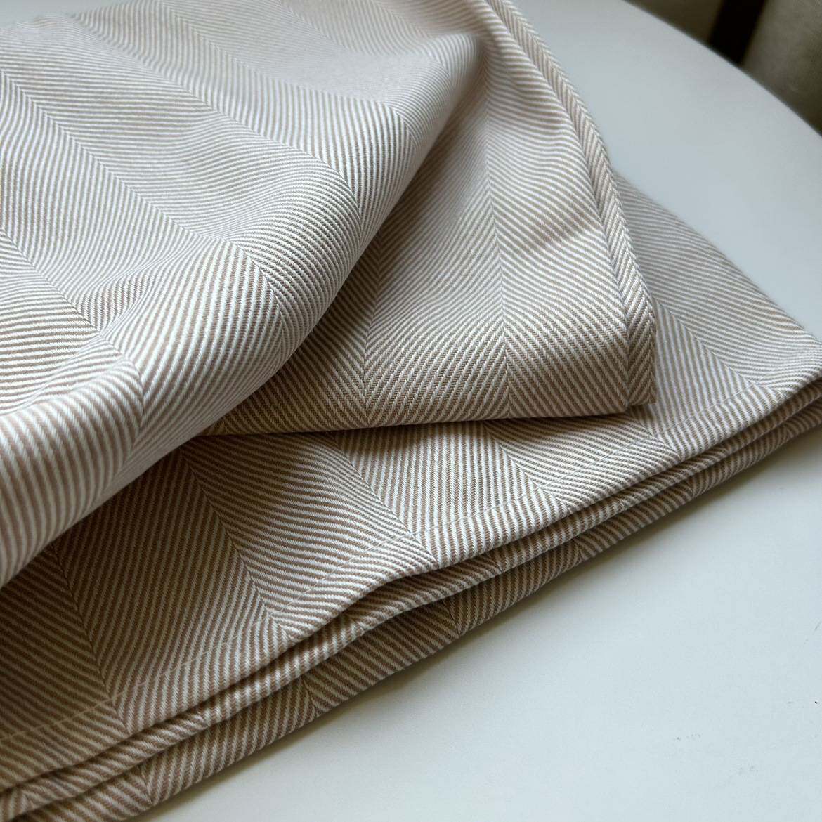 出口剩余面料制作的纯棉大人字纹单人小床单沙发盖布盖毯小毯子