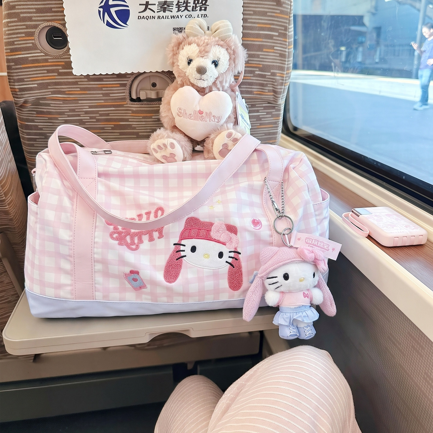 可爱卡通旅行包大容量女外出旅行轻便行李袋学生开学衣服收纳包