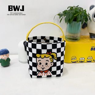 亲子棋盘格原田男孩女孩治大头娃娃手提遛弯水桶小布袋卡通收纳包