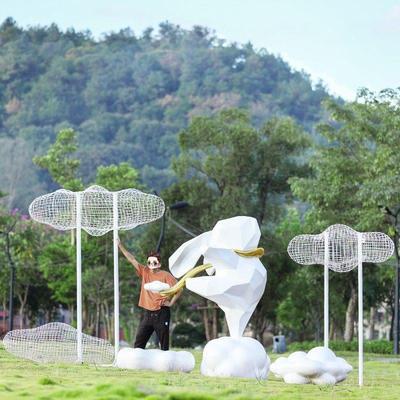 户外网红抽象几何兔子玻璃纤维雕塑动物园林景观人物不锈钢云饰品