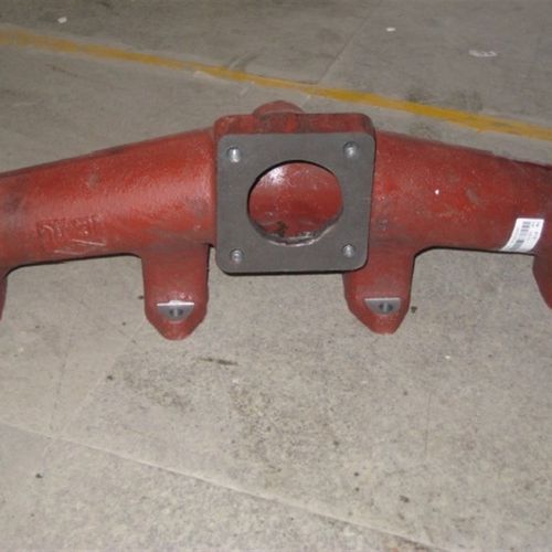 销售上柴,东风4135柴油机配件   排气管4135