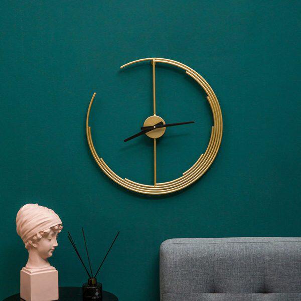 新中式创意艺术金色月弦静音时钟家用客厅卧室电视墙壁挂钟表装饰