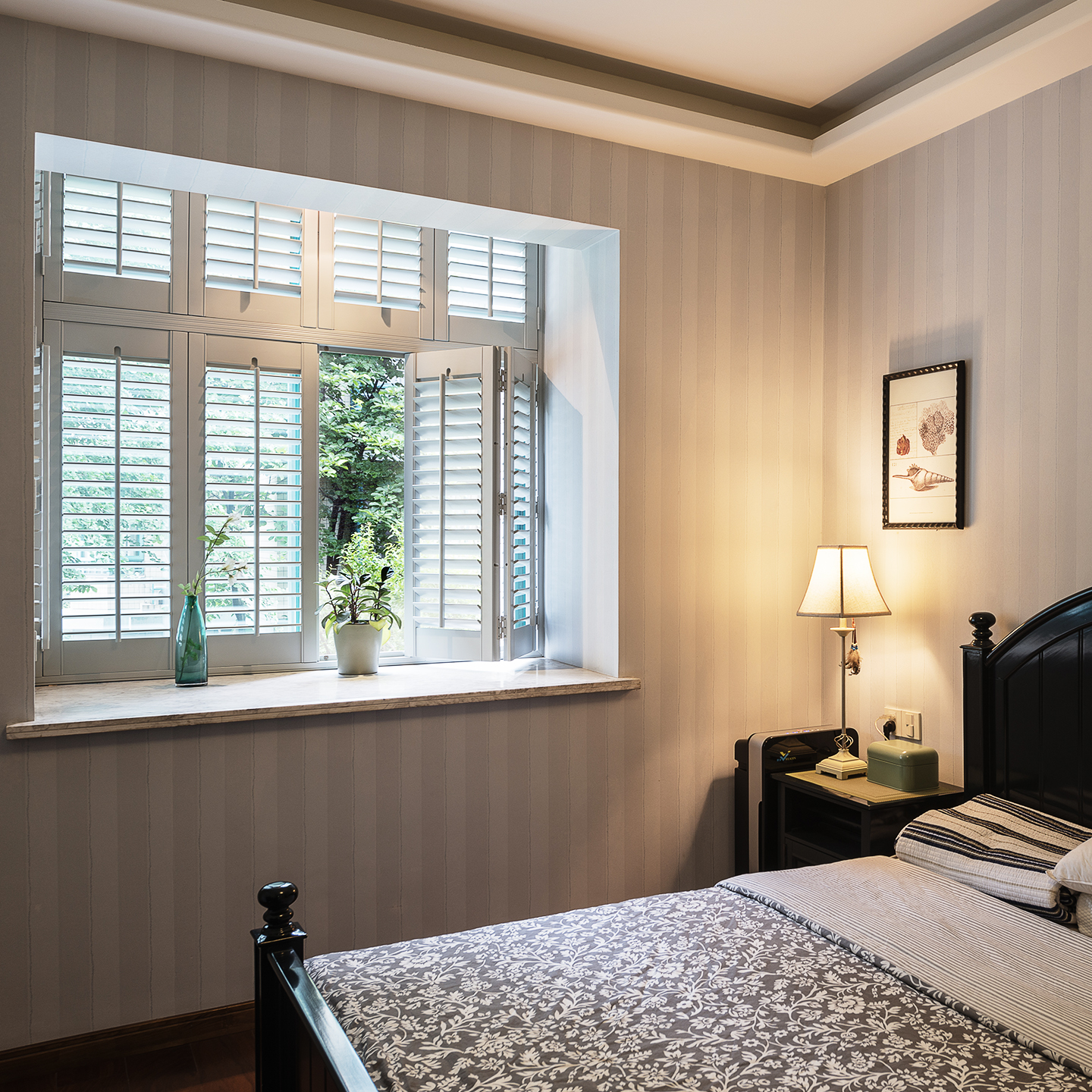 欧美实木百叶窗遮阳折叠门窗厂家