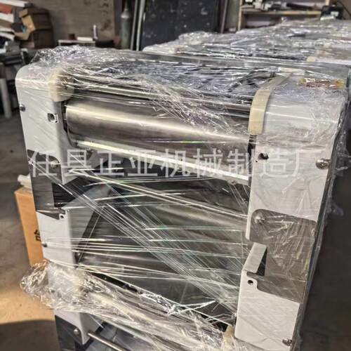 小型台式压面机厚薄可调加刀组可出面条不锈钢压面机不黑面揉面机