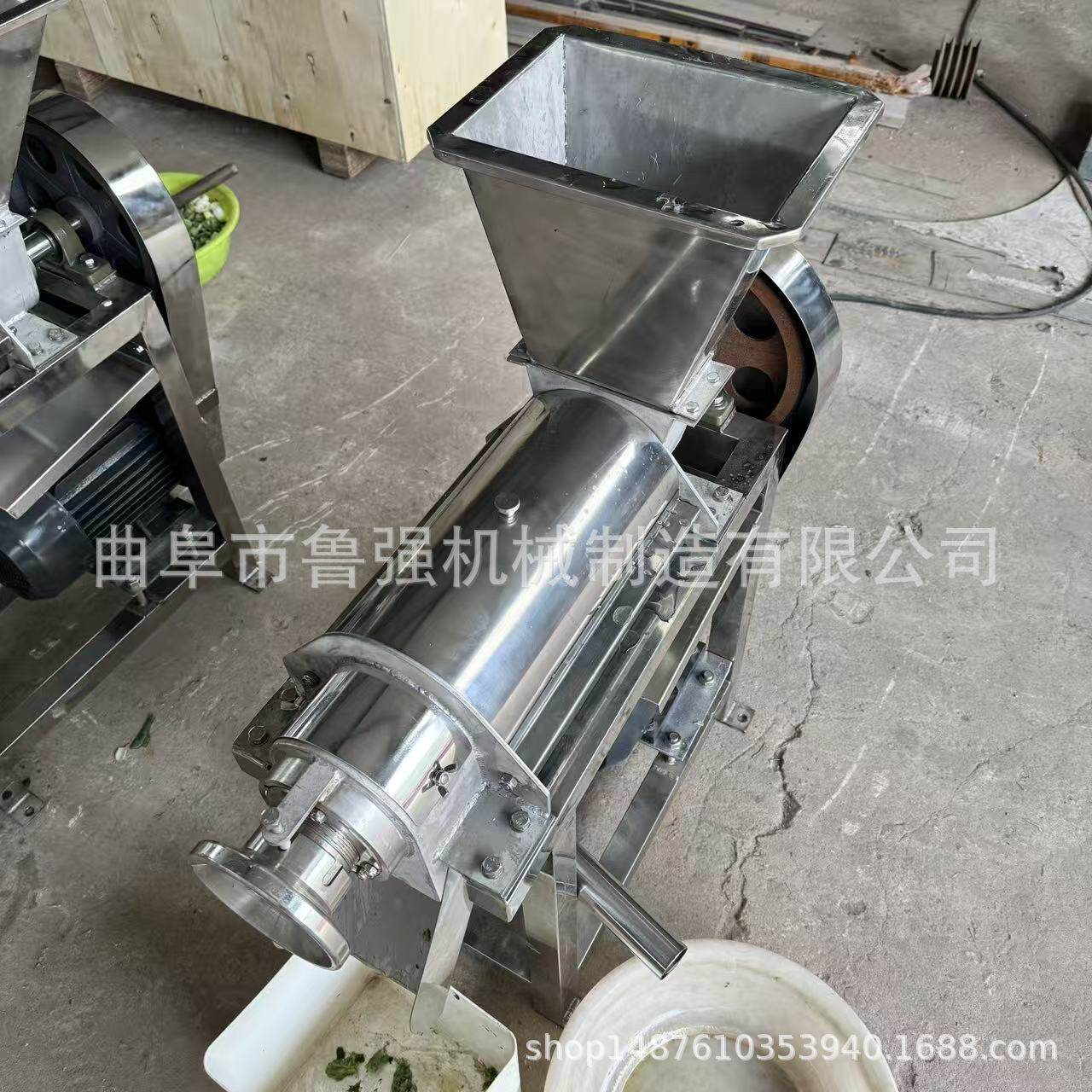 小产能胡萝卜雪梨榨汁机螺旋式水果榨汁机厂家500kg水果打汁机