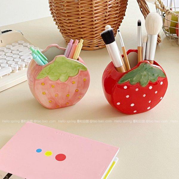 元气草莓大容量笔筒化妆刷收纳桶创意办公室宿舍桌面收纳陶瓷摆件,收纳整理,化妆刷收纳盒/桶,淘宝优惠券,粉丝福利购,淘宝优惠卷