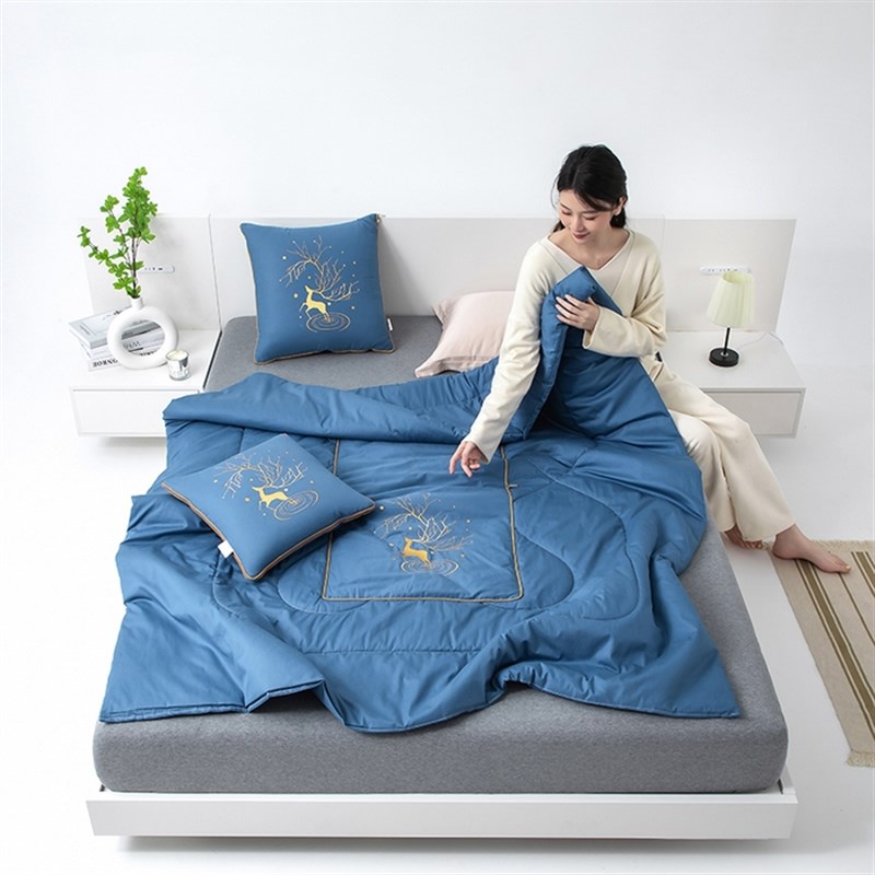 抱枕被两用午睡毯二合一车用折叠靠背办公午休被毯子车载汽车靠枕