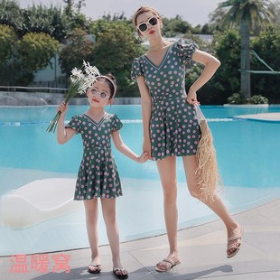 沙滩温泉泳装 洋气V领显瘦波点母女亲子装 平角裤 保守裙式 泳衣新款