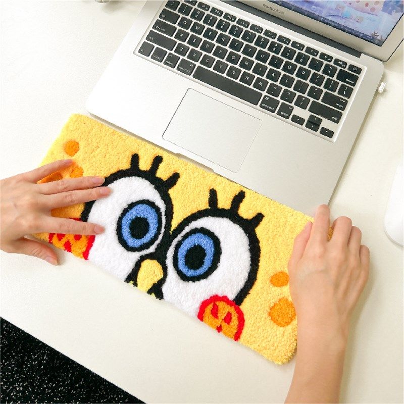 戳戳绣手工制作电脑键盘手托护腕毛线刺绣diy材料包草莓熊腕垫,居家布艺,戳戳绣,淘宝优惠券,粉丝福利购,淘宝优惠卷