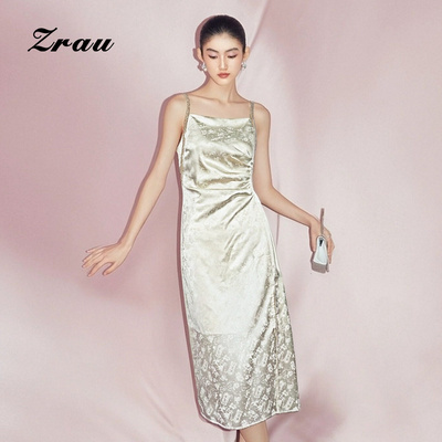 秋季褶皱设计吊带连衣裙