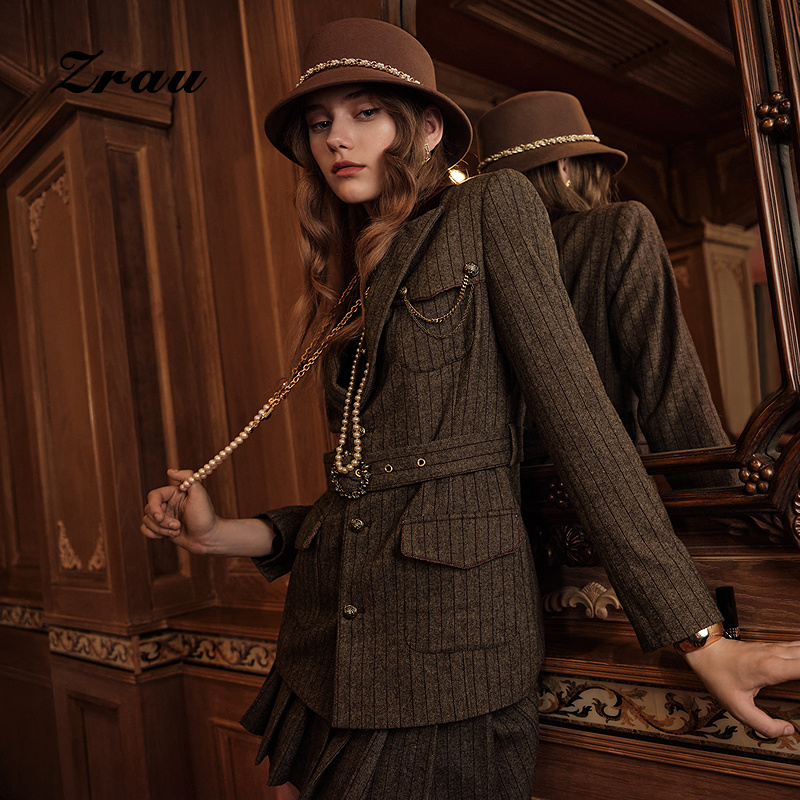 新款时尚简约收腰外套女