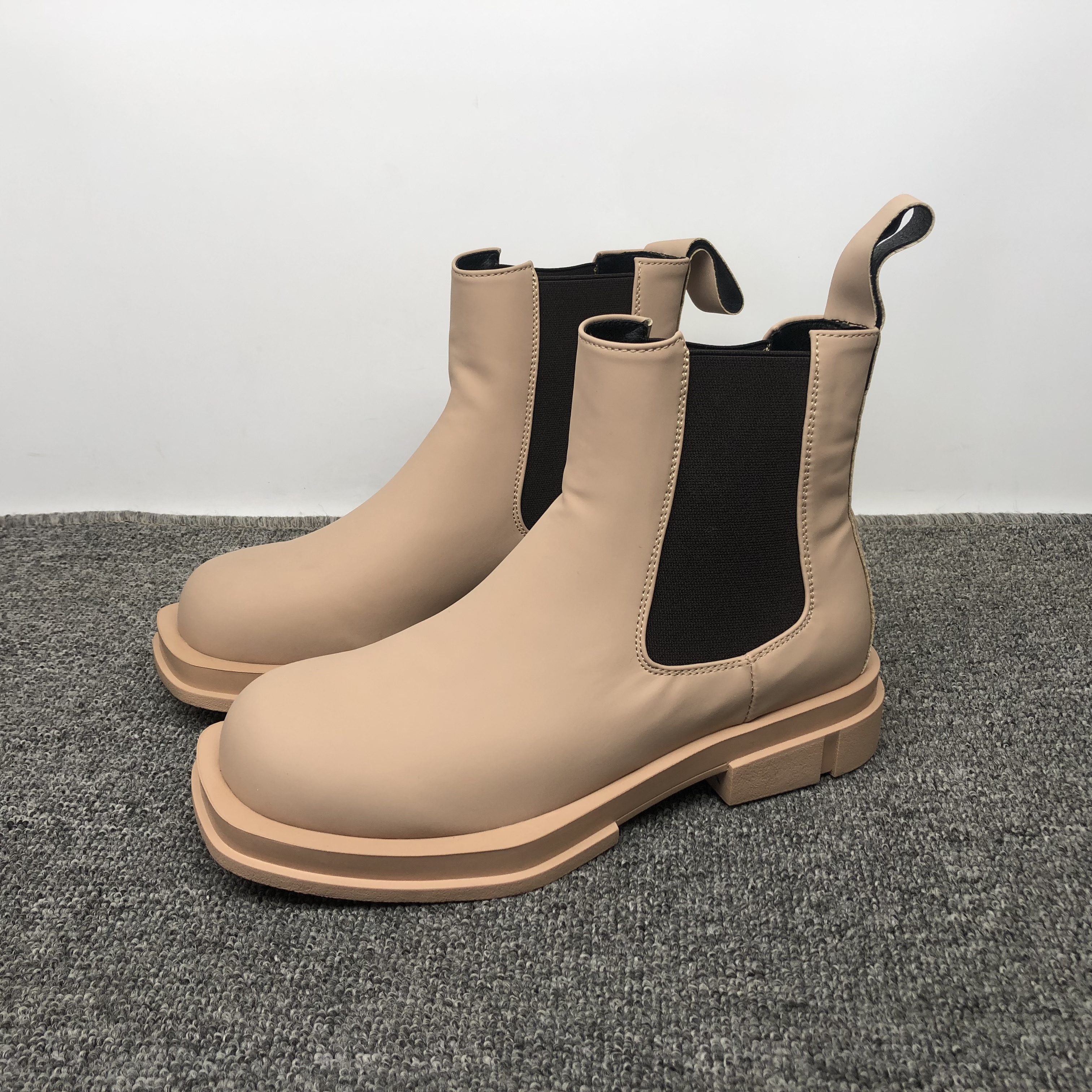 37码品牌撤柜女靴2025秋季新款