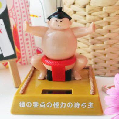相扑手太阳能娃娃车载居家摆件摇头公仔竞技相扑创意车载内饰摆件