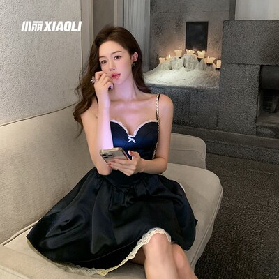 小丽 矢车蓝调春日少女穿搭小个子短款公主风a字v领吊带连衣裙