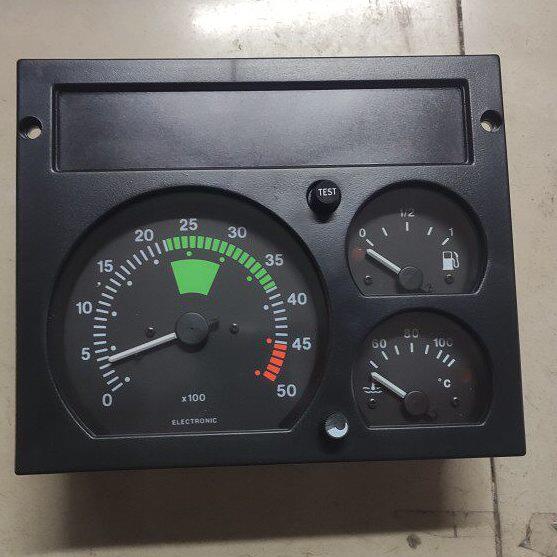 南京依维柯军车NJ2045三组合仪表总成 转速表燃油表水温表 原厂件