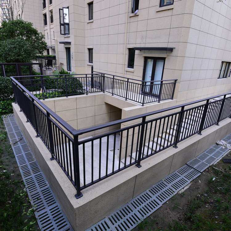 博盾新型组装式镀锌钢栏杆 别墅阳台小区围栏 室外露台楼梯防护栏