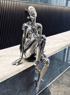 空山基女神雕塑坐姿摆件银色高级感中古客厅电视柜简约现代装饰品