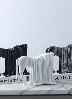 代极无简轻奢树脂无头抽马披马动物马象马摆布现件家居样板间装饰