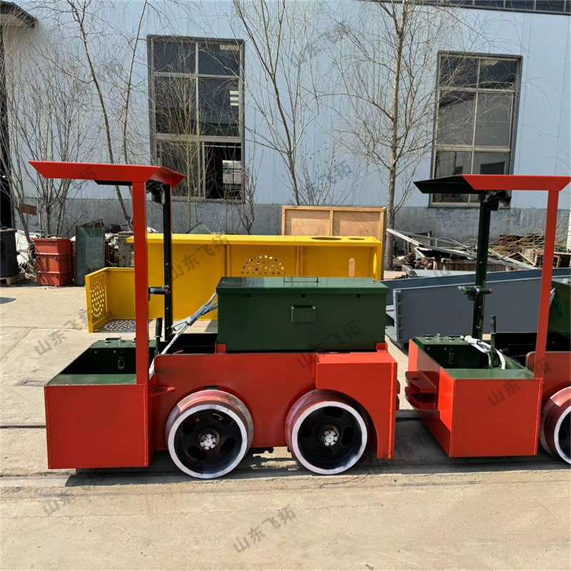 狭小空间牵引电机车 CBL12/9GP矿用小型矿用电机车生产厂家