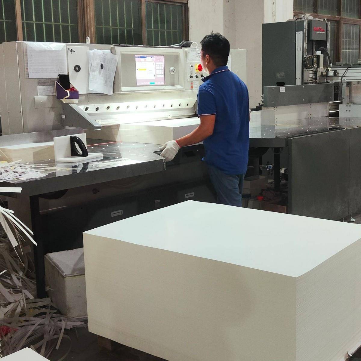 工业切纸机重型片材印刷包装厂用全自动切纸机裁刀裁纸机厂家