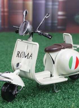 踏板摩托车 罗马假日 Vespa 小绵羊踏板 1:18 摩托车模型