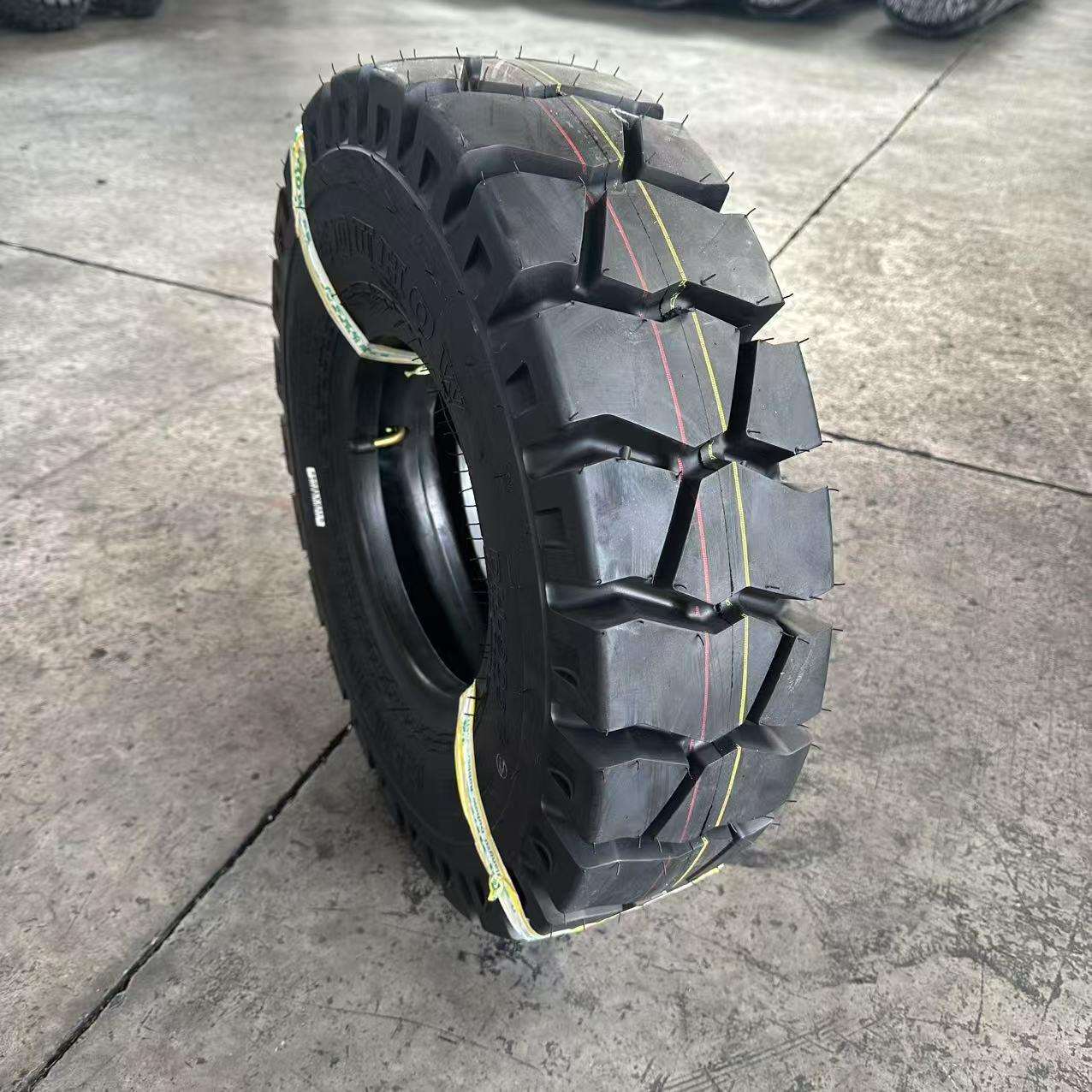 叉车轮胎充气东昊650-10 28x9-15 加深花纹 出租车专用
