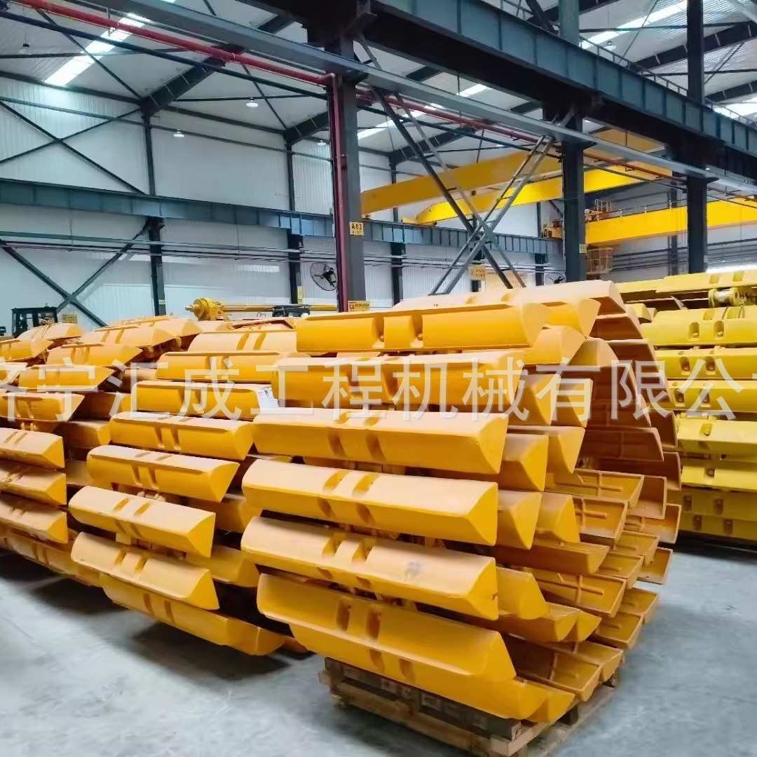 E110B E311挖掘机底盘部件履带总成链节链板41L 099-5398 4I7479