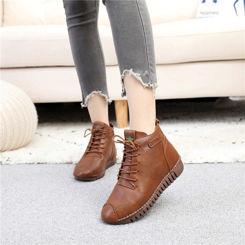 平底软底女鞋秋冬款孕妇鞋冬季加绒黑色工作鞋妈妈鞋大码皮鞋短靴