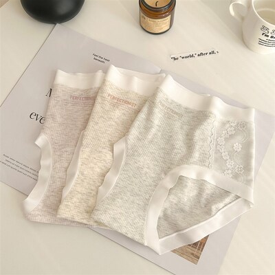 内裤女2025新款纯棉抗菌裆x中腰无痕蕾丝裸感透气轻薄大码三角裤