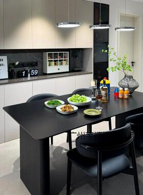 现代轻奢黑色岩板餐桌椅餐桌组合意式家用饭桌长方形小户型简约