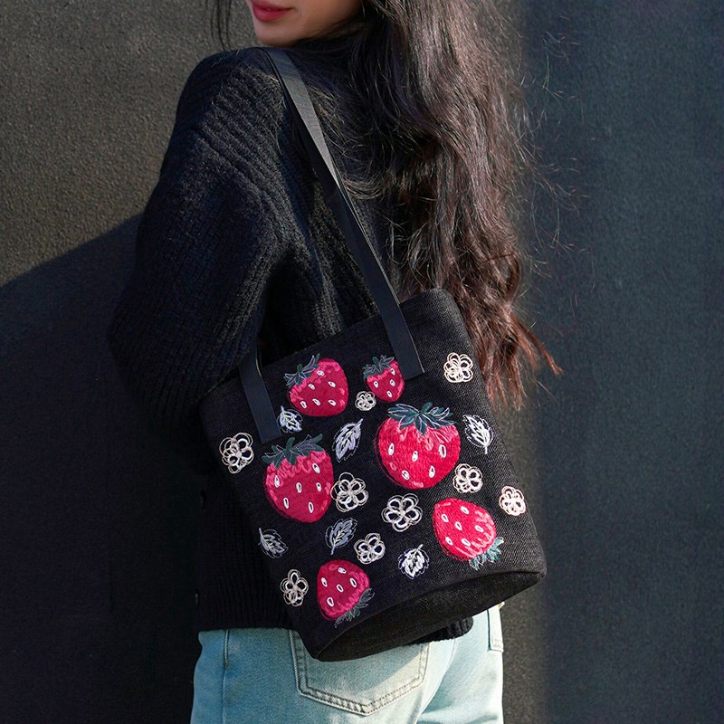 刺绣水桶包斜挎单肩高级感小众手提大容量女式包包