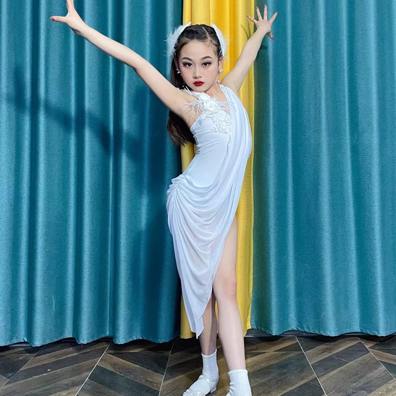 新款拉丁舞花服高级感舞蹈服女儿童吊带高端表演出比赛白色大摆裙
